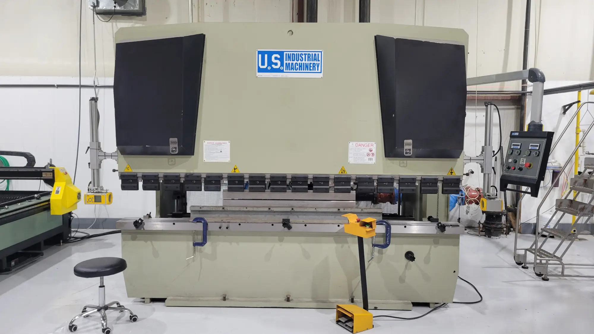 Picture of a Hydraulic Press Brake